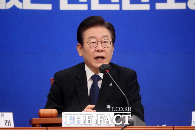 이재명 더불어민주당 대표는 9일 한덕수 국무총리의 사퇴를 촉구했다. 이날 서울 여의도 국회에서 열린 당 최고위원회의에서 모두 발언하는 이 대표. /뉴시스