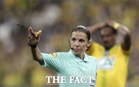  [월드컵 NOW] '금녀의 벽' 허문 프라파르, 월드컵 본선 주심 맡는다