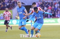  '마스크 풀타임' 손흥민, 아쉬운 토트넘 '결승골 불발'...유효슛 '최다'