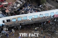  [60초 뉴스] 그리스 열차 정면 충돌, 43명 사망의 안타까운 현장(영상)