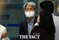  '허위 인터뷰 의혹' 신학림 전 언론노조위원장 검찰 출석