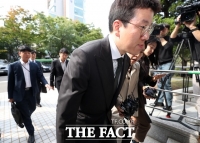  'SM 시세조종 의혹' 카카오 투자총괄대표 구속