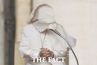 프란치스코 교황 덮친 '야속한 강풍' [포토]