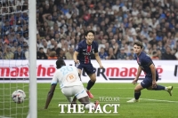  '가짜 9번' 이강인, 상대 자책골 유도...PSG 3-0 마르세유