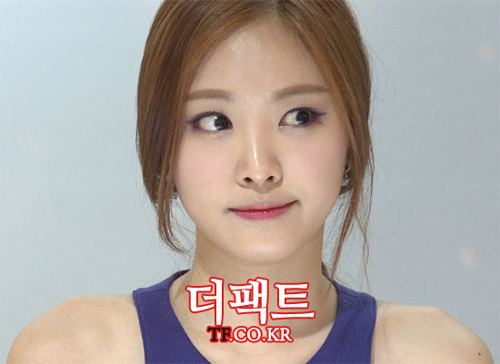 에이핑크의 손나은이 7일 오후 서울 서대문구 대현동 클럽클리오 이대점에서 열린 사인회에 참석해 팬을 기다리고 있다./사진=해당 영상 캡처