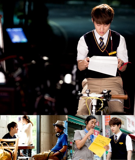 도경수(디오)가 괜찮아 사랑이야에서 대본 연습에 열중인 촬영 현장 사진이 공개됐다. / 지티엔터테인먼트, CJ E&M 제공