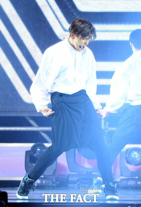 해킹 당해 강제 유포 엑소를 탈퇴한 중국인 멤버 크리스가 나체 사진 유출 논란에 휩싸였다. /김슬기 기자