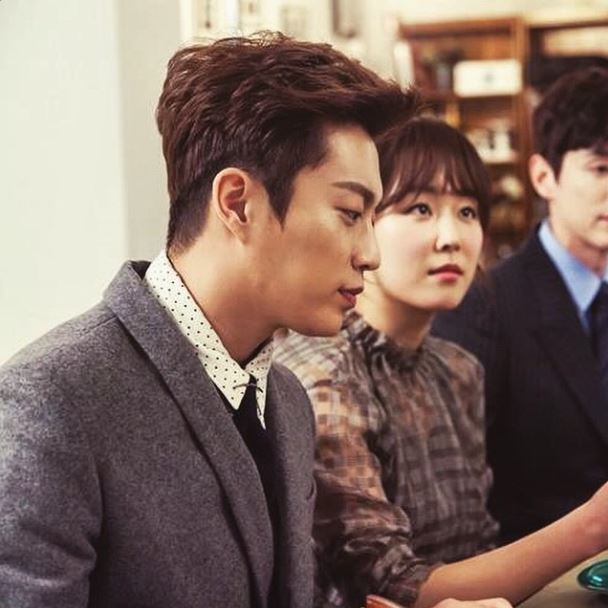 tvN 공식 SNS를 통해 윤두준의 사진이 공개됐다. / tvN 인스타그램