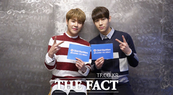 더팩트가 운영하는 아이돌 주간 랭킹 사이트 클릭스타워즈-주간랭킹쇼 MC 임팩트 태호와 이상이 지난 6일 오후 서울 마포구 합정동 모처에서 포토타임을 갖고 있다. /이나래 기자