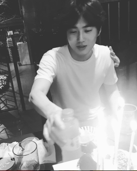 훈훈한 엑소의 우정. 세훈이 수호의 생일을 축하했다. /세훈 SNS