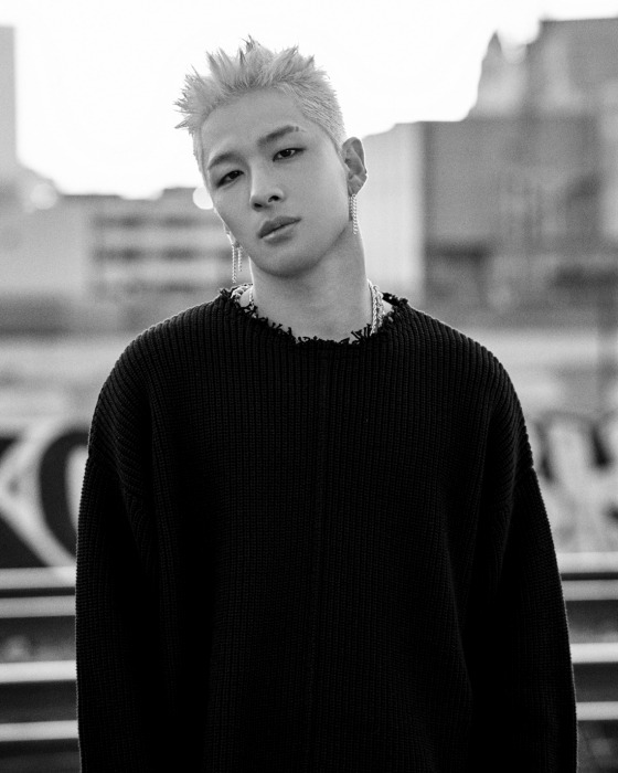 21일 그룹 빅뱅 태양이 솔로곡 웨이크 미 업(WAKE ME UP)으로 클릭스타워즈 가수랭킹 20위를 차지했다. 웨이크 미 업은 꿈과 동일시되는 한 이성에 대한 감정을 그린 곡이다. /YG엔터테인먼트 제공