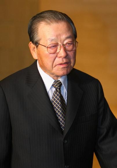 



▲ 자택과 병원 그리고 재활치료센터를 오가며 치료를 받고 있는 김종필 전총재/서울신문사 제공