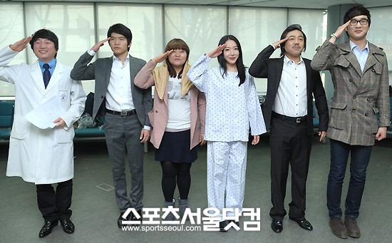 ▲자신이 서있는 곳이 최고의 무대라고 한 '끝장 드라마'팀. 정민규, 강구현, 박경림, 최은희, 이형장홍제(왼쪽부터). /이새롬 기자