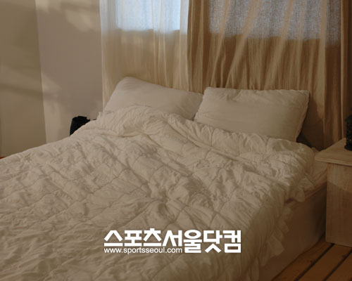 ▲남녀배우가 혼신의 연기를 펼칠 침대.