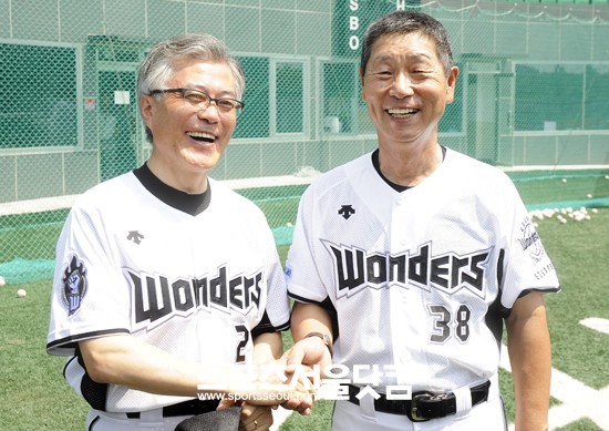 문 고문은 고양원더스의 김성근 감독에게도 고맙다는 인사를 전했다.