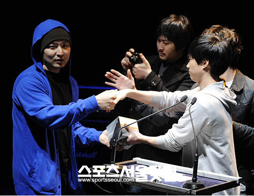 



버벌진트(왼쪽)가 '공부 망언'으로 화제를 모으고 있다. /더팩트DB