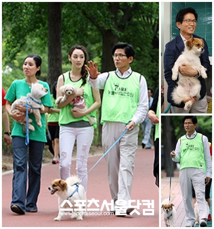 



김문수 경기도지사는 14일 유기견들을 위한 봉사활동을 하면서 