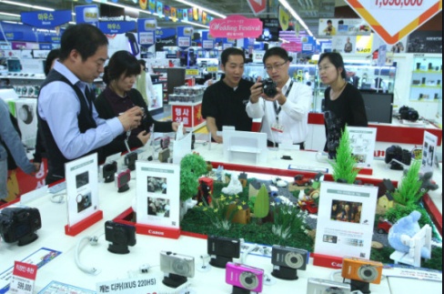 



 ‘디지털파크 잠실점’이 오픈 1년간 전국 단일 가전매장 중에서 최고 매출을 기록했다.