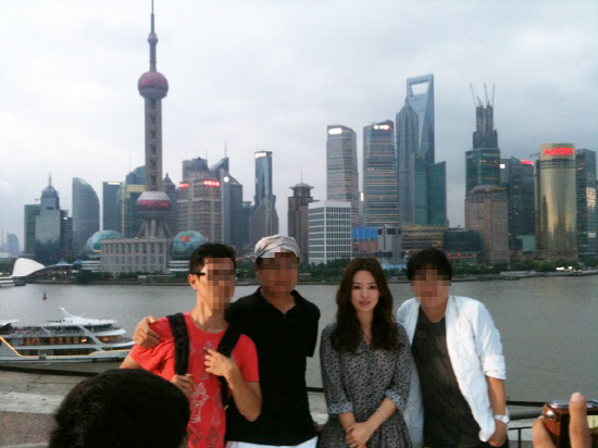 



송혜교의 근황이 공개돼 관심을 모으고 있다./온라인 게시판