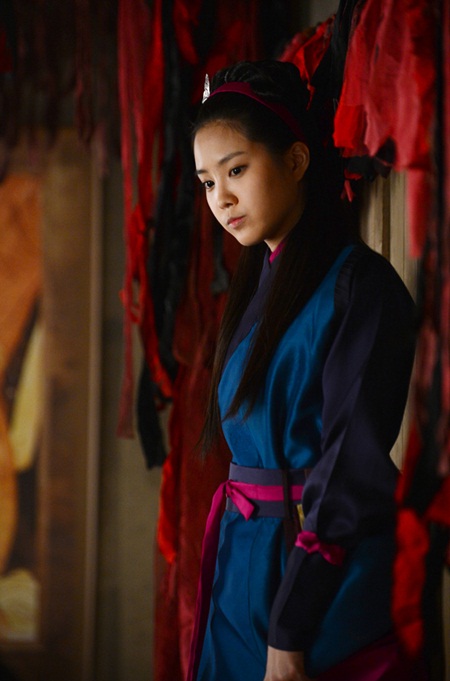 SBS '대풍수'로 연기자 활동에 나선 손나은./SBS 제공