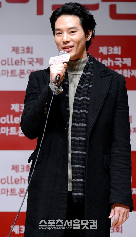 배우 이선호가 29일 서울 광화문 올레스퀘어에서 열린 '제3회 올레(olleh) 국제스마트폰영화제' 기자회견에서 심사위원을 맡은 소감을 말하고 있다. /노시훈 기자