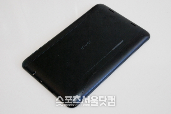 와우탭 후면으로 빗살무늬가 들어가 있다.  