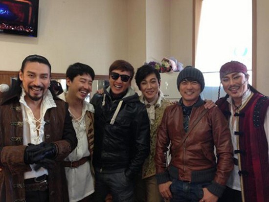 지주막하출혈로 수술을 받았던 배우 안재욱이 근황이 공개됐다. / 신성우 트위터