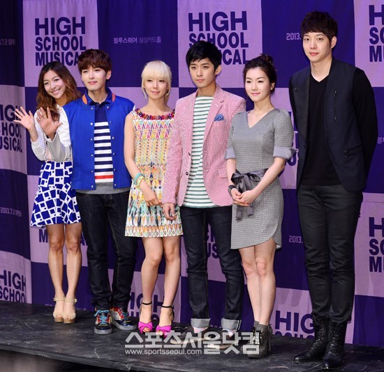 [SS포토]가수와 뮤지컬배우가 꾸미는 '하이스쿨뮤지컬' - 포토 | 기사 - 더팩트