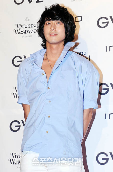 



클릭비 출신 가수 김상혁이 성추행 혐의로 경찰 조사를 받은 가운데 음주운전으로 자숙의 시간을 보냈던 것과 더불어 네티즌들이 싸늘한 시선을 보내고 있다./더팩트DB