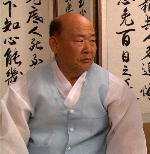 



중견 배우 박용식이 영화 '노브레싱' 촬영을 마치지 못하고 타계했다. /영화 스틸 컷