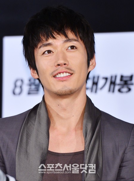 [SS포토]장혁, '진짜 사나이의 미소' - 포토 | 기사 - 더팩트