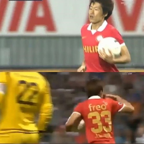 




박지성 키스 세리머니가 누리꾼들 사이에서 화제다. / 유튜브 영상 캡처