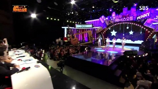 SBS가 정규편성을 염두에 두고 만든 추석특집 예능 프로그램 '스타 페이스오프'가 막상 뚜껑을 열자 크게 부족한 모습을 노출하며 시청자들에게 실망감을 안겼다. / SBS 추석 예능프로그램 '스타 페이스오프' 방송 캡처