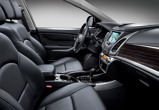 쌍용자동차 뉴 코란도C 내관