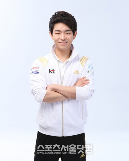 '막눈' 윤하운이 11일 CJ 엔투스 리그오브레전드 팀에 입단했다는 소식을 알렸다./KT 롤스터 제공