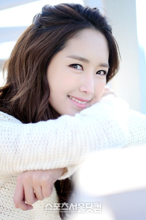 정주연이 신비주의가 아닌 친근한 매력으로 다가와 10년 후 '내 사람'을 가진 배우고 되고 싶다며 인간적인 바람을 내비치고 있다./남윤호 기자