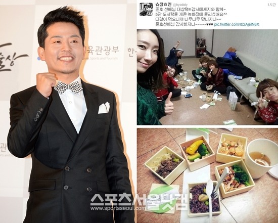 



개그맨 김준호(왼쪽)가 25일 KBS2 '개그콘서트' 후배들에게 대상 기념 도시락을 돌려 눈길을 끈다./임영무 기자, 장효인 트위터 캡처