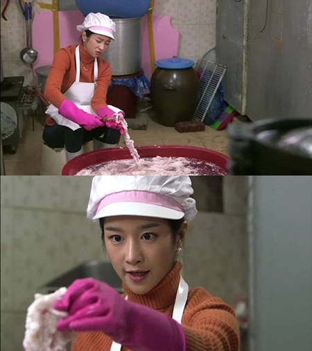 배우 서예지가 케이블채널 tvN 드라마 '감자별 2013QR3'에서 '곱창녀'로 변신했다./CJ E&M 제공