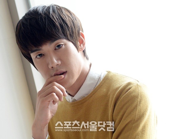 유연석도 일정 소화 중이다. / 더팩트DB