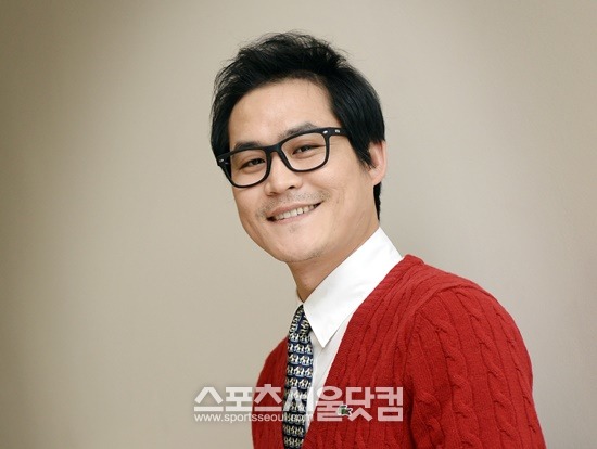 김성균은 아내, 두 아들과 함께 본가와 처가가 함께 있는 대구로 향했다. / 더팩트DB