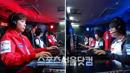 



SK텔레콤 T1 K(왼쪽)는 12일 용산 e스포츠상설경기장에서 펼쳐진 '핫식스 리그오브레전드 챔피언스 스프링 2014' 형제팀 SK텔레콤 T1 S와의 경기에서 1경기 가볍게 승리를 거뒀지만 2경기 패배하며 연승 행진을 마무리졌다. /용산=김연정 기자