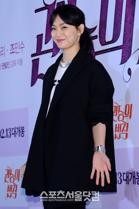 신민아가 현 소속사와 계약이 만료돼 영화 '나의 사랑 나의 신부' 촬영을 마친 뒤 거취를 논의할 예정이다. / 남윤호 기자