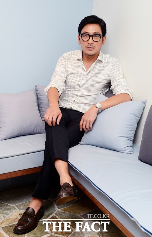 벌써 윤종빈 감독과 네 번째 만난 하정우. 다섯 번째 만남에는 긴 여운을 남겨 웃음을 자아낸다./이새롬 기자