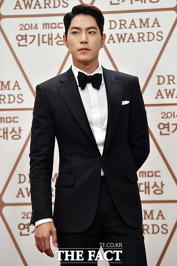 [TF포토] 홍종현, '난 아이돌의 남자' - 포토 | 기사 - 더팩트