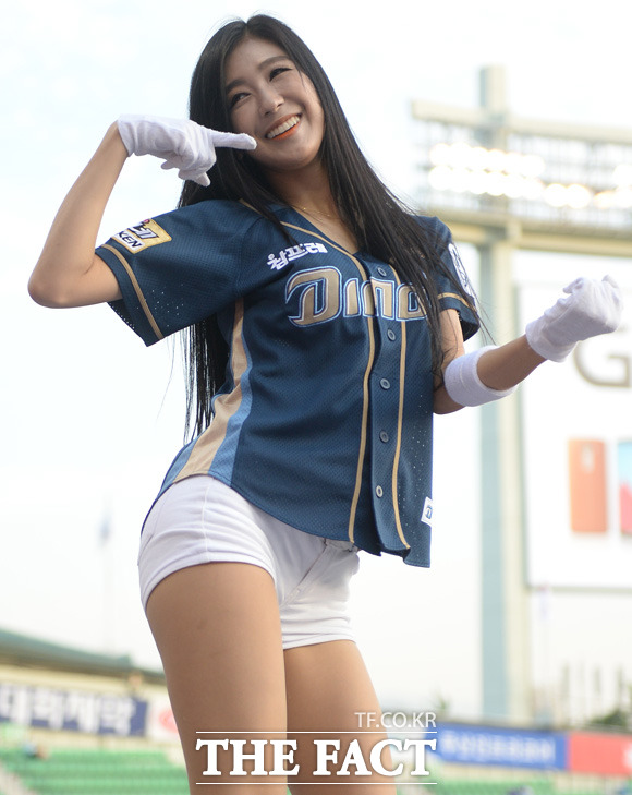 [Tf포토] Nc 김연정, 앙증맞은 교태 '남성팬들 와르르~' - 포토 > 기사 – 더팩트” style=”width:100%” title=”[TF포토] NC 김연정, 앙증맞은 교태 ‘남성팬들 와르르~’ – 포토 > 기사 – 더팩트”><figcaption>[Tf포토] Nc 김연정, 앙증맞은 교태 ‘남성팬들 와르르~’ – 포토 > 기사 – 더팩트</figcaption></figure>
<figure><img decoding=