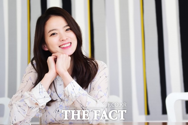'웃으면 더 예쁜 천우희'. 배우 천우희는 '복면가왕'에 대한 가족들의 열망을 얘기하며 웃었다. /배정한 기자