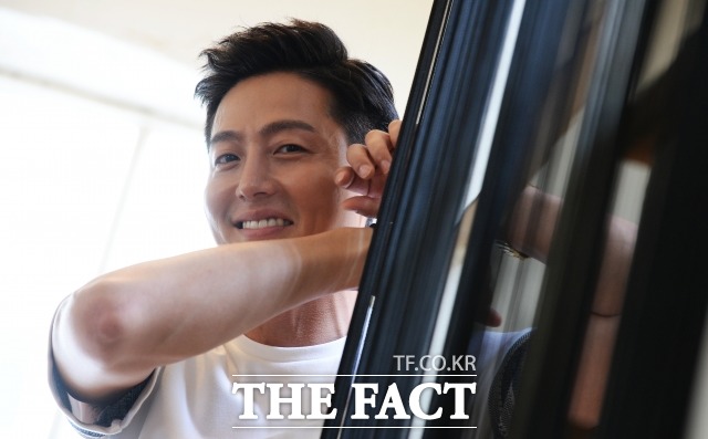 이제는 회사 대표. 매니지먼트사를 차린 이정진은 회사를 키우고 난 후 후배들을 양성하겠다고 말했다. /이덕인 기자