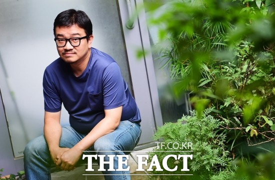연상호 감독은 차기작으로 블랙코미디 장르를 준비 중이다. /배정한 기자