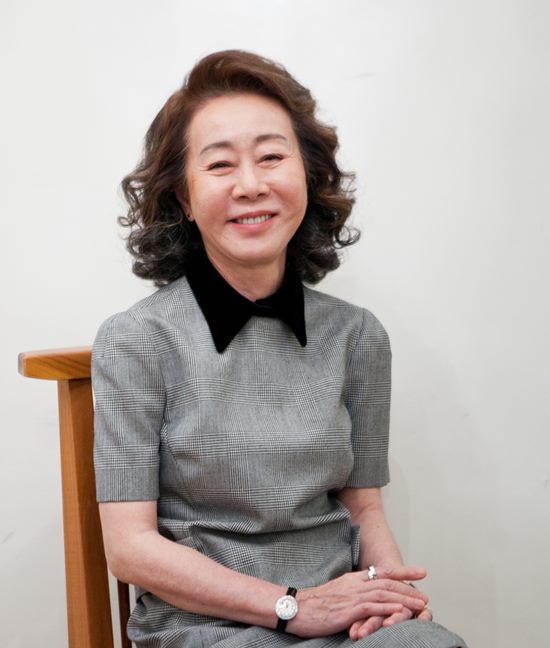 윤여정의 잘 죽는 것에 대한 고민. 윤여정은 무대 위에서 하고 싶은 일을 하다가 죽는 사람의 일화를 이야기했다. /CGV아트하우스 제공