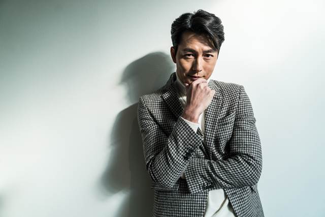 '열일이요? 자연스러운 행보죠.' 정우성은 지난해 '아수라'에 이어 올해 '더킹'까지, 관객들과 소통하고 있다. /NEW 제공